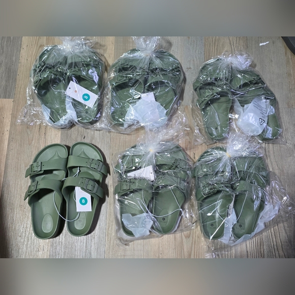 Bulk Sale Size 8 Women Shade & Shore Green Sandals with Contoured Footbed - Picture 3 of 4